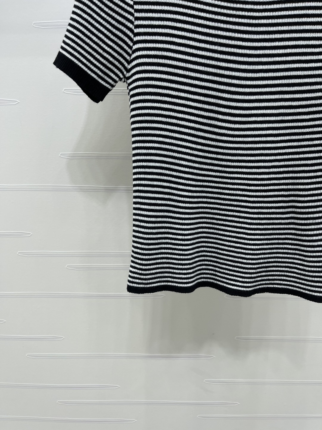 Women's short sleeves